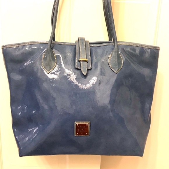 Dooney & Bourke Handbags - 💗PRICE DROP! Dooney & Burke Shopper
